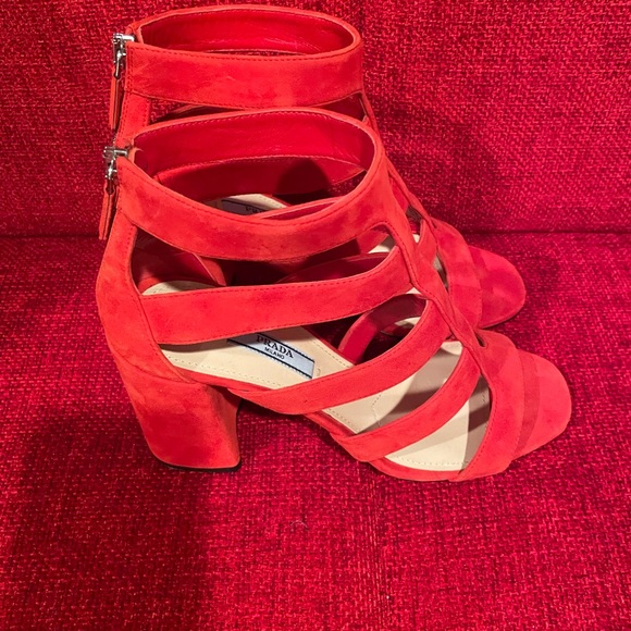 Prada RED suede, gladiator, block heel sandals. Size 7.5 NEVER WORN. NWOT - Picture 2 of 4
